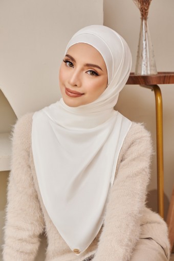 (AS-IS) NADA Satin Shawl in White